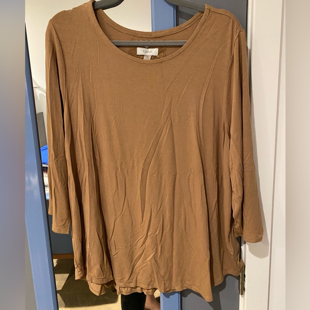 Women’s size 20, 3/4 length sleeve shirt